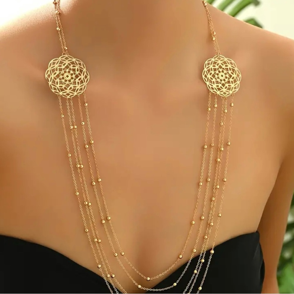 Vintage Glamour One Tassel Necklace